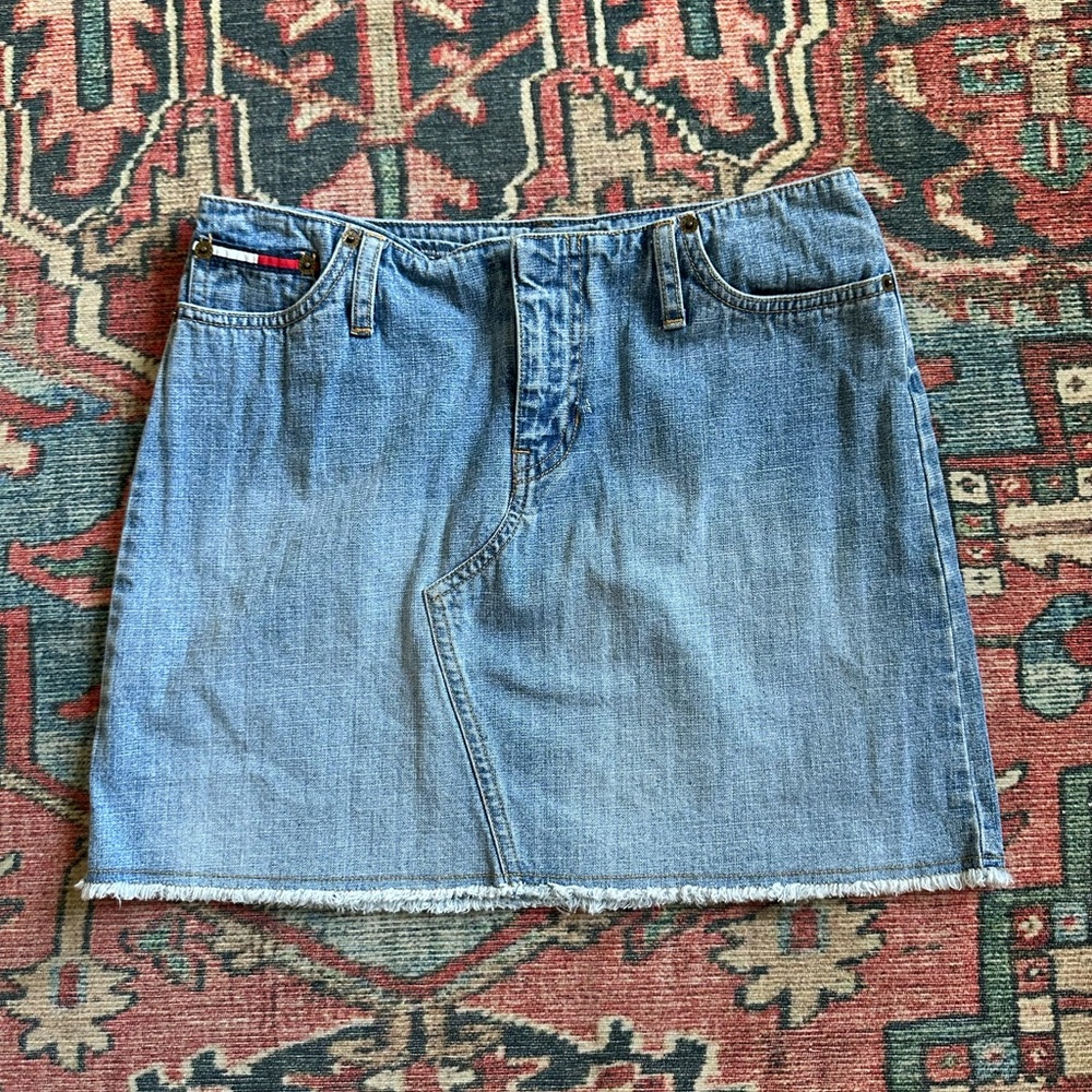 Early 2000’s Tommy Hilfiger denim mini-skirt